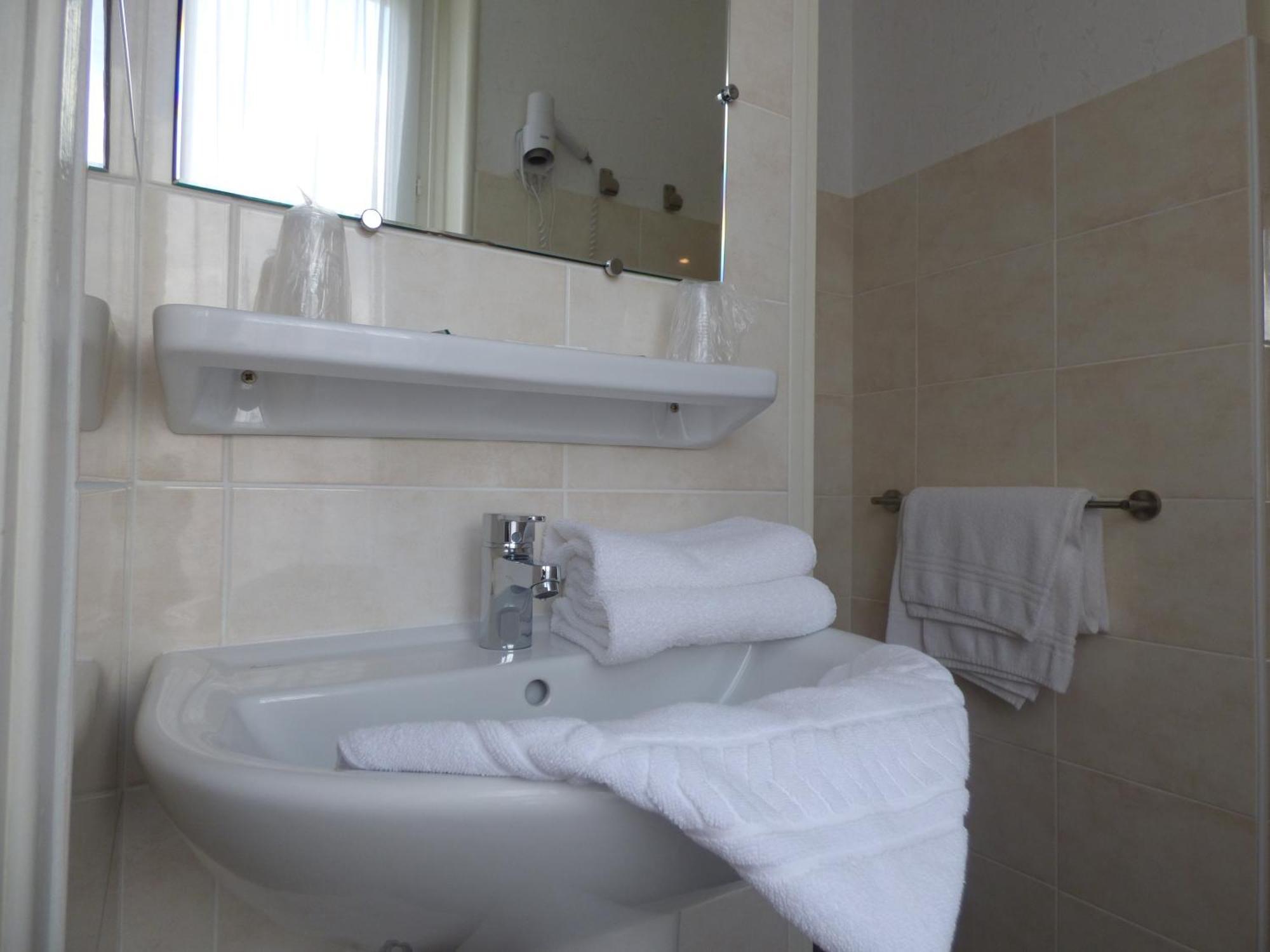 Hotel Saint Jean Vals-les-Bains Bilik gambar