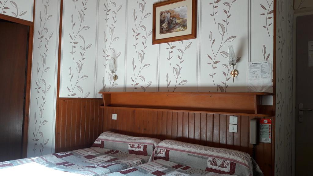Hotel Saint Jean Vals-les-Bains Bilik gambar